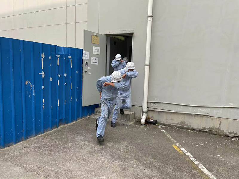 人員疏散